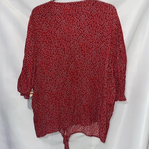 NWT 1.STATE WO SIZE 3X PEASANT TOP FRONT TIE AT HEM RED WITH SMALL FLORAL PRINT - Picture 13 of 13